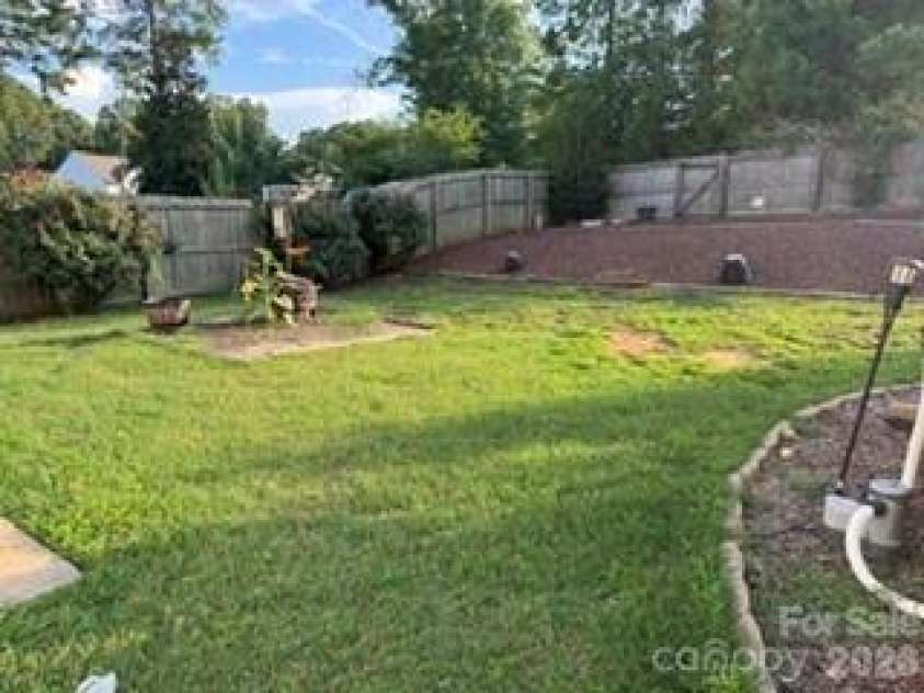 19449 Smith Circle, Cornelius, NC 28031.  MLS# CAR4347470, YatesRealty ID 14079. 