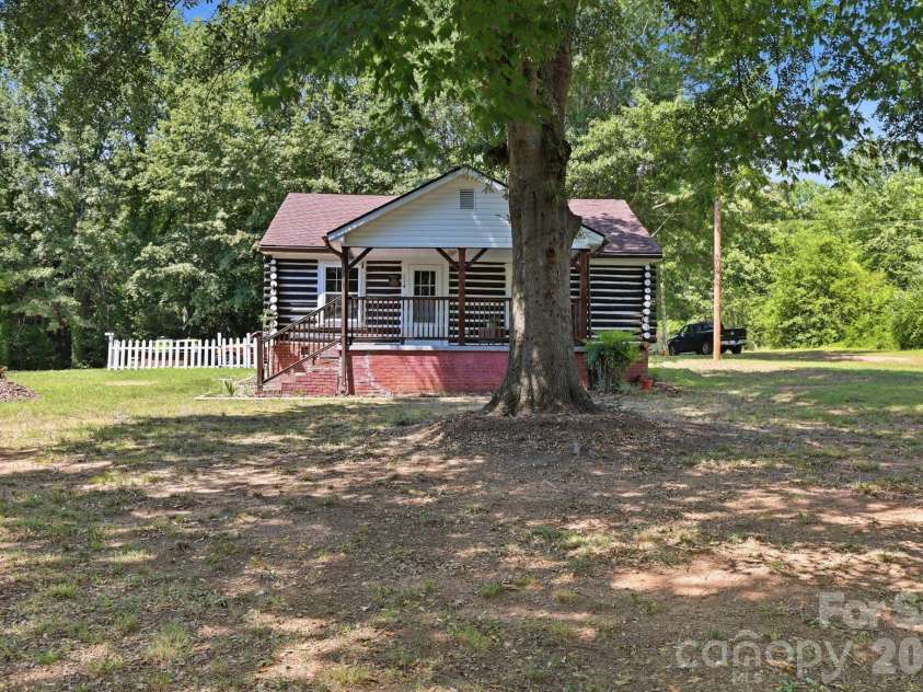 114 Beacon Hill, Ellenboro, NC 28040.  MLS# CAR4402028, YatesRealty ID 14080. 