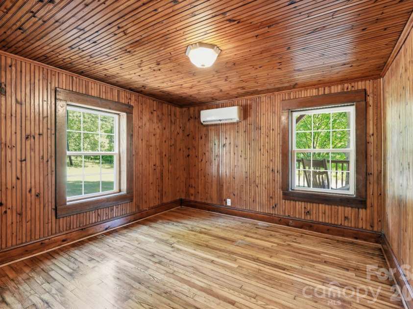 114 Beacon Hill, Ellenboro, NC 28040.  MLS# CAR4402028, YatesRealty ID 14080. 