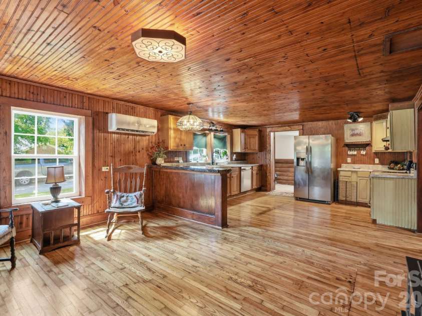 114 Beacon Hill, Ellenboro, NC 28040.  MLS# CAR4402028, YatesRealty ID 14080. 
