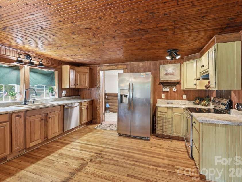 114 Beacon Hill, Ellenboro, NC 28040.  MLS# CAR4402028, YatesRealty ID 14080. 