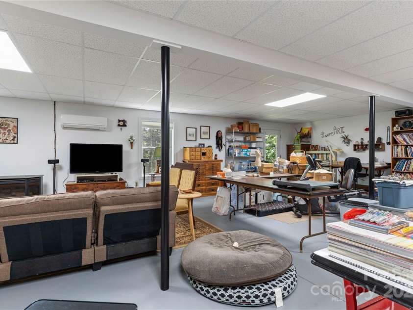 460 Dublin Lane, Columbus, NC 28722.  MLS# CAR4258747, YatesRealty ID 14080. 