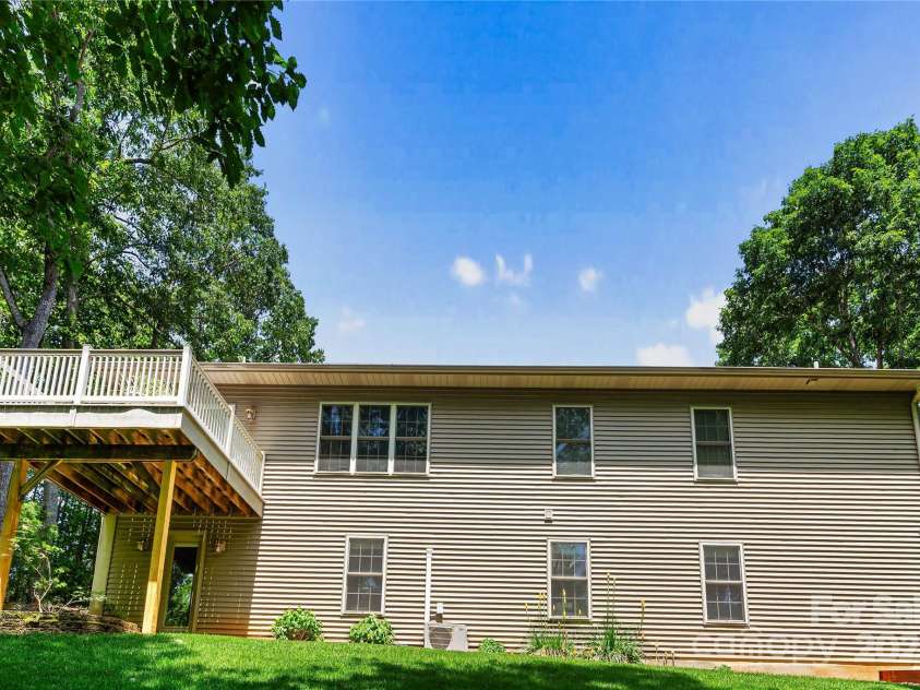 460 Dublin Lane, Columbus, NC 28722.  MLS# CAR4258747, YatesRealty ID 14080. 