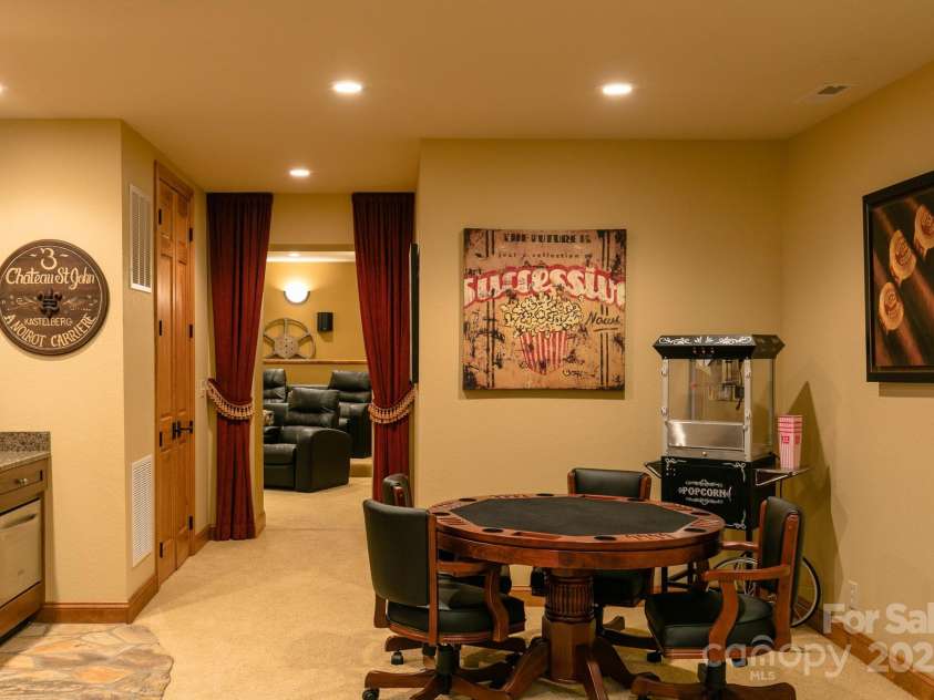 307 Spring Rock Road, Burnsville, NC 28714.  MLS# CAR4260739, YatesRealty ID 14081. 