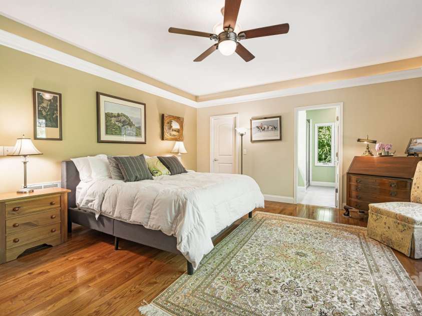 411 Alta Circle, Hendersonville, NC 28739.  MLS# CAR4250586, YatesRealty ID 14083. 