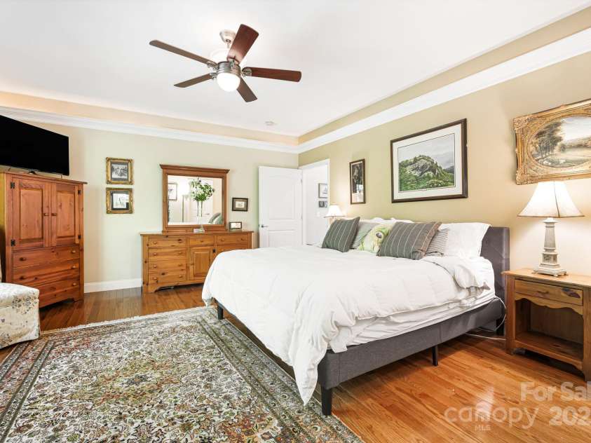 411 Alta Circle, Hendersonville, NC 28739.  MLS# CAR4250586, YatesRealty ID 14083. 