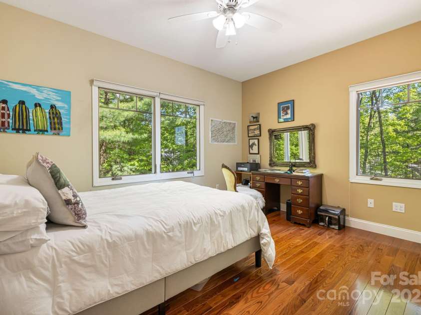 411 Alta Circle, Hendersonville, NC 28739.  MLS# CAR4250586, YatesRealty ID 14083. 