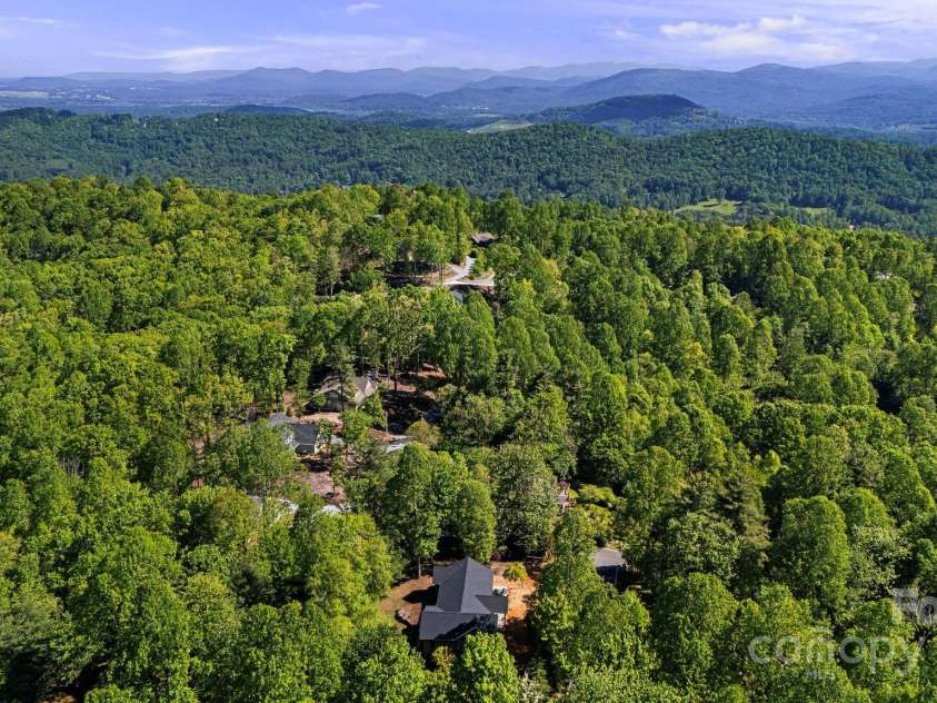 411 Alta Circle, Hendersonville, NC 28739.  MLS# CAR4250586, YatesRealty ID 14083. 