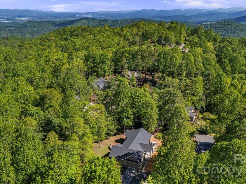 411 Alta Circle, Hendersonville, NC 28739.  MLS# CAR4250586, YatesRealty ID 14083. 