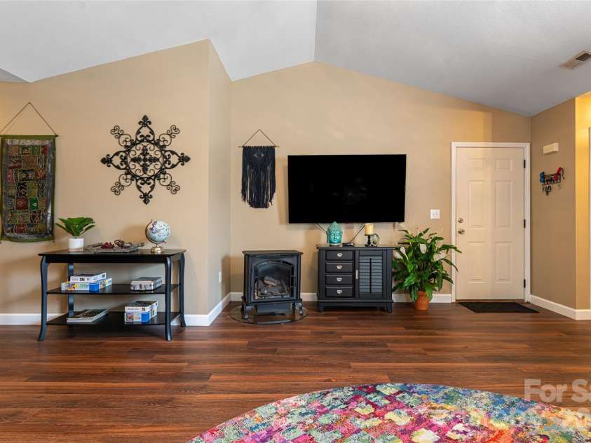 92 Wiltshire Circle, Fletcher, NC 28732.  MLS# CAR4342641, YatesRealty ID 14083. 