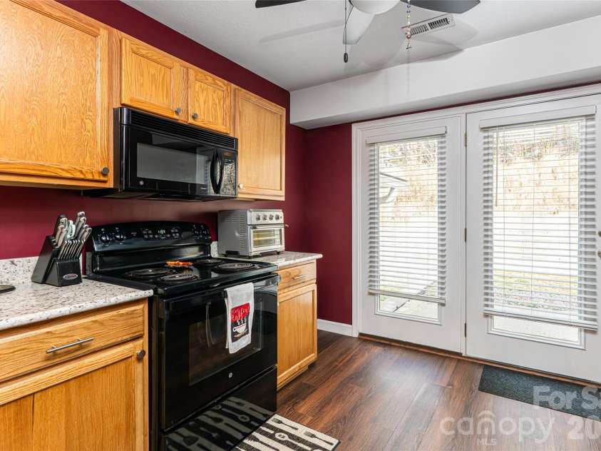 92 Wiltshire Circle, Fletcher, NC 28732.  MLS# CAR4342641, YatesRealty ID 14083. 