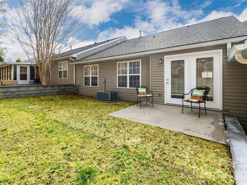 92 Wiltshire Circle, Fletcher, NC 28732.  MLS# CAR4342641, YatesRealty ID 14083. 