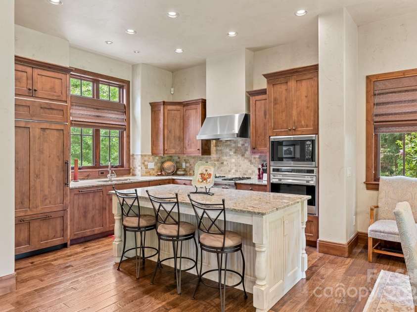 577 Walnut Valley Parkway, Arden, NC 28704.  MLS# CAR4260809, YatesRealty ID 14084. 