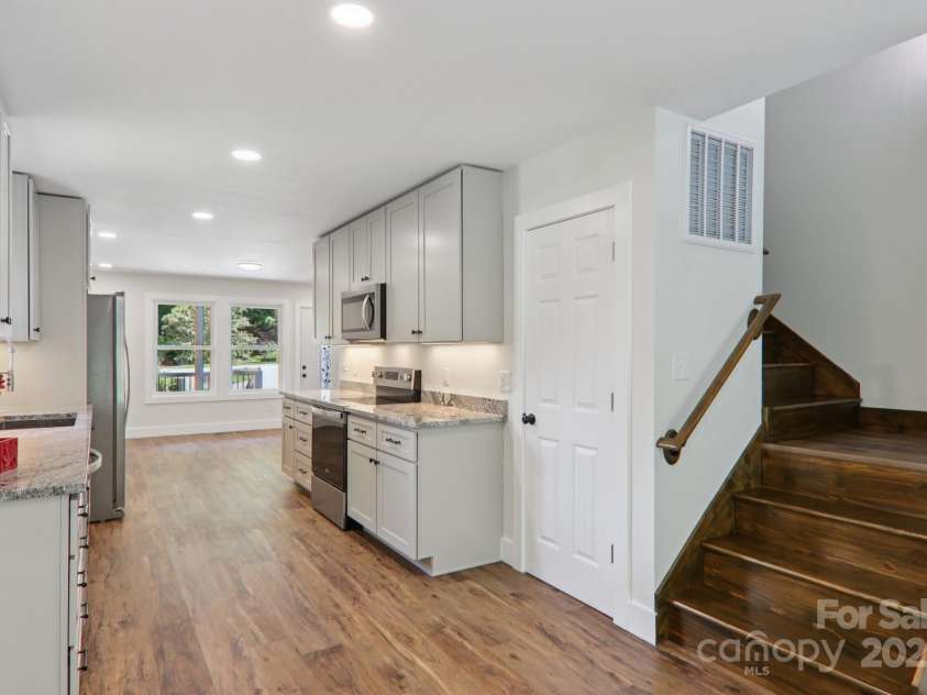 12 Whipoorwill Way, Waynesville, NC 28786.  MLS# CAR4259643, YatesRealty ID 14086. 