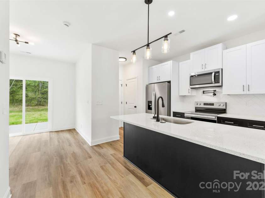 2043 Greenoak Drive, Shelby, NC 28152.  MLS# CAR4245629, YatesRealty ID 14087. 