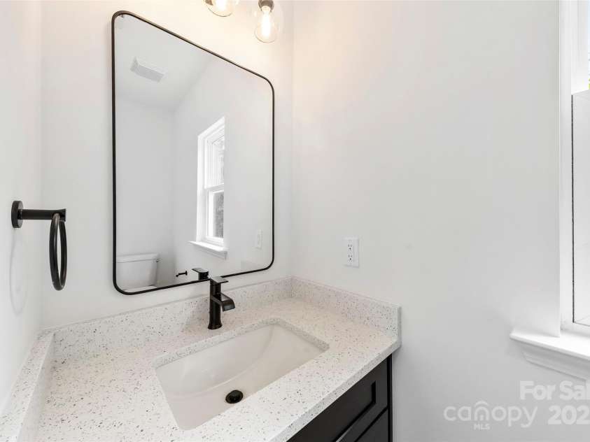 2043 Greenoak Drive, Shelby, NC 28152.  MLS# CAR4245629, YatesRealty ID 14087. 