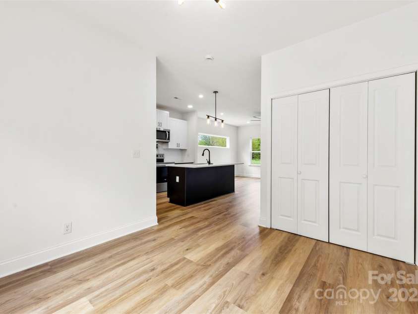 2043 Greenoak Drive, Shelby, NC 28152.  MLS# CAR4245629, YatesRealty ID 14087. 