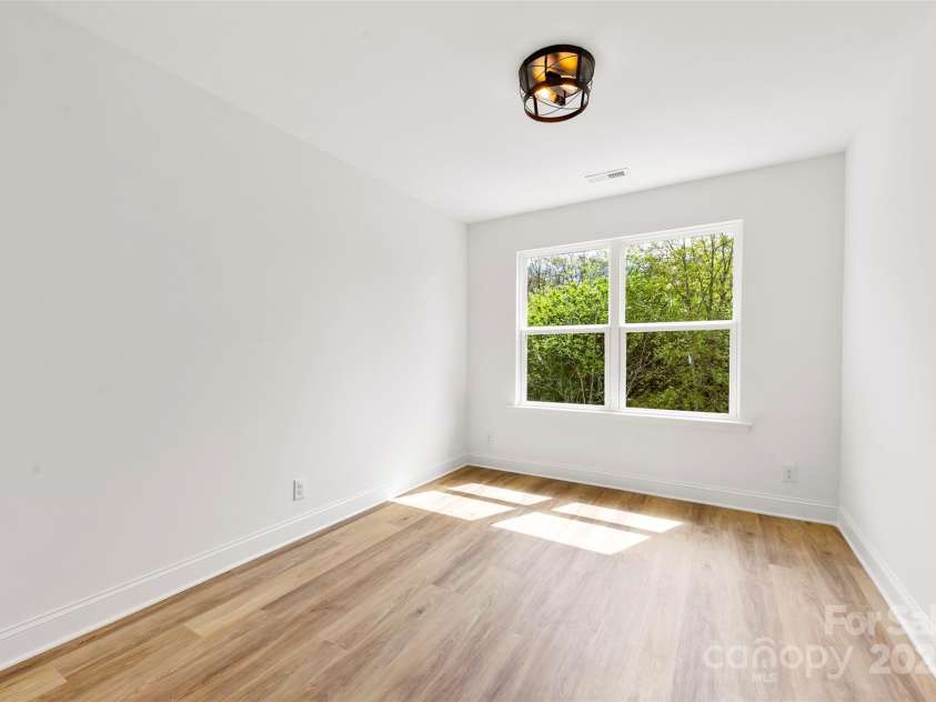 2043 Greenoak Drive, Shelby, NC 28152.  MLS# CAR4245629, YatesRealty ID 14087. 