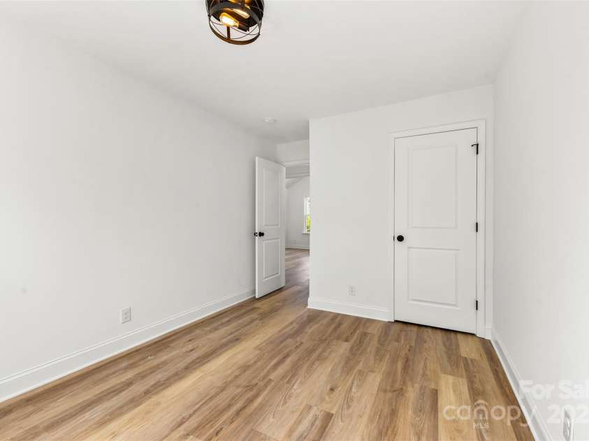 2043 Greenoak Drive, Shelby, NC 28152.  MLS# CAR4245629, YatesRealty ID 14087. 