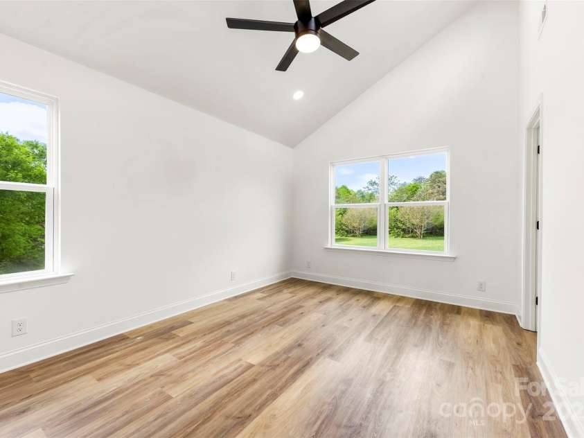 2043 Greenoak Drive, Shelby, NC 28152.  MLS# CAR4245629, YatesRealty ID 14087. 