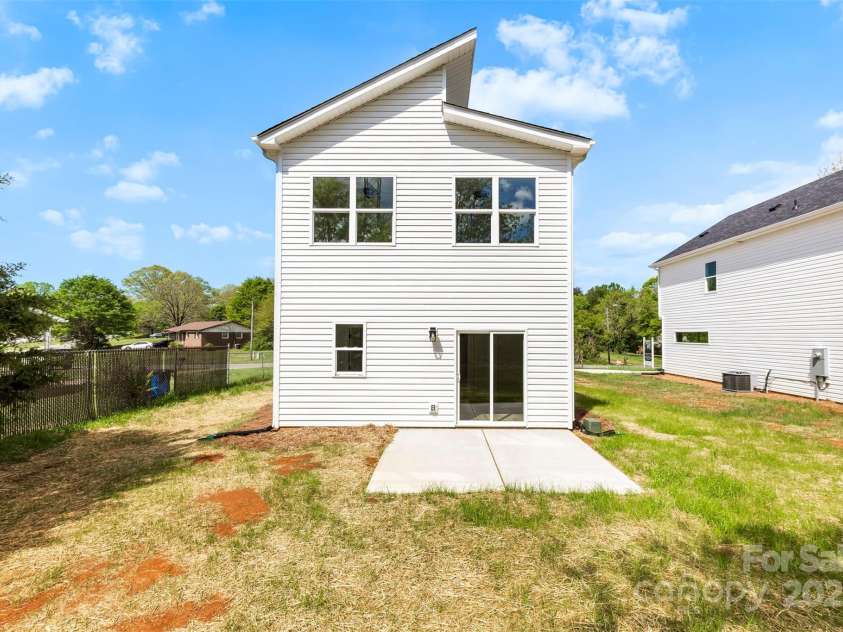 2043 Greenoak Drive, Shelby, NC 28152.  MLS# CAR4245629, YatesRealty ID 14087. 