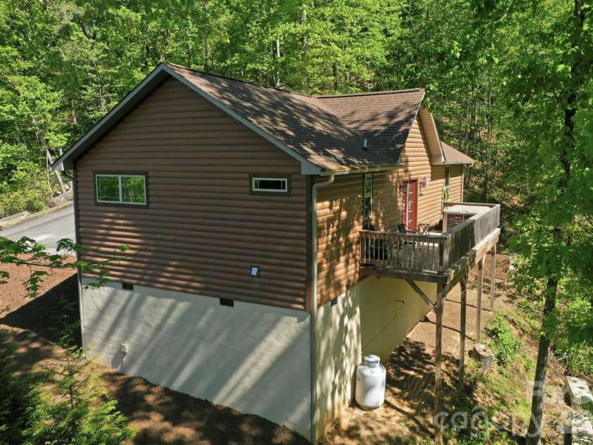 131 Pier Point Drive, Lake Lure, NC 28746.  MLS# CAR4371285, YatesRealty ID 14088. 