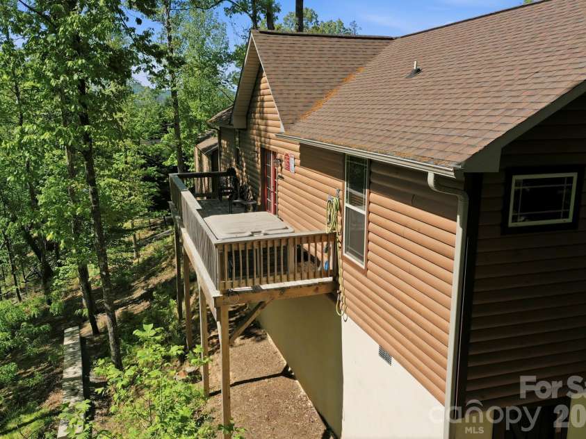 131 Pier Point Drive, Lake Lure, NC 28746.  MLS# CAR4371285, YatesRealty ID 14088. 