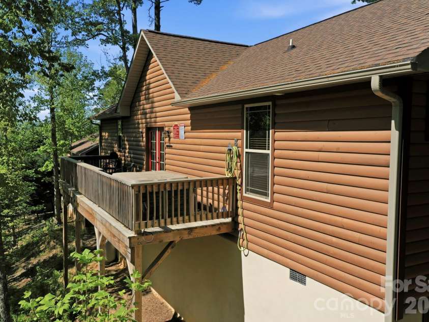 131 Pier Point Drive, Lake Lure, NC 28746.  MLS# CAR4371285, YatesRealty ID 14088. 