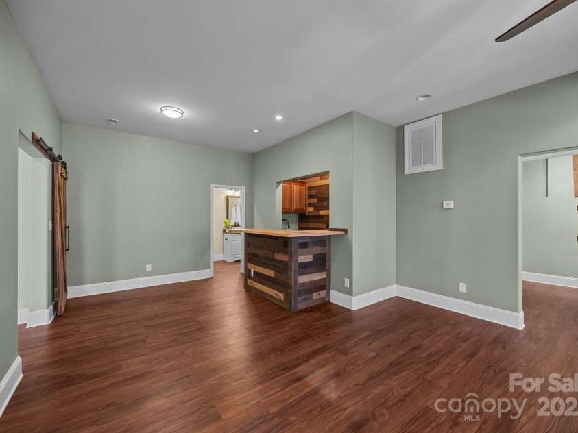 254 Streamside Place, Mooresville, NC 28115.  MLS# CAR4214297, YatesRealty ID 14088. 