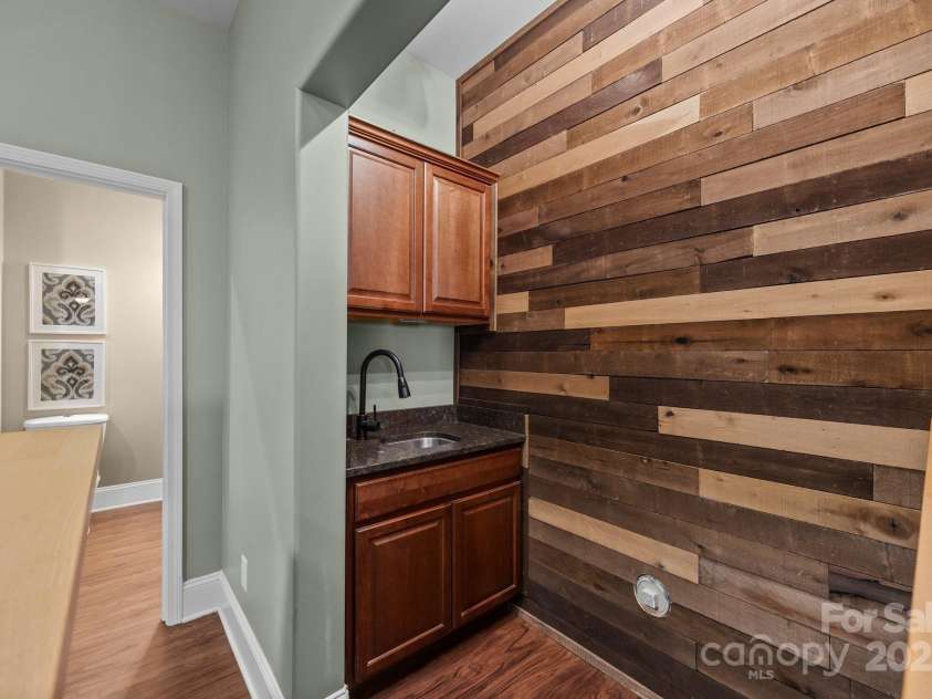 254 Streamside Place, Mooresville, NC 28115.  MLS# CAR4214297, YatesRealty ID 14088. 