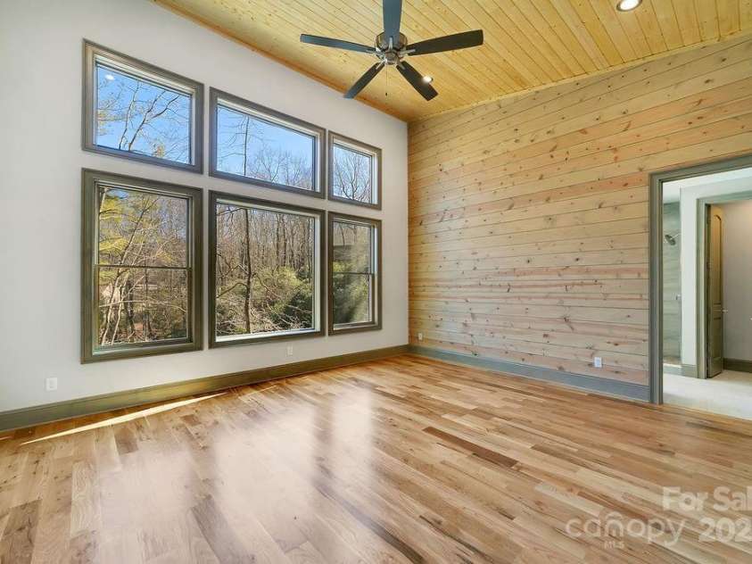 3243 Connestee Trail, Brevard, NC 28712.  MLS# CAR4206884, YatesRealty ID 1409. Primary Suite