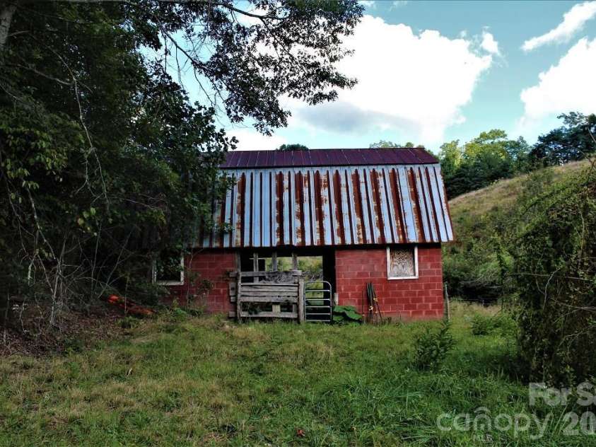 745 Broom Road, Tuckasegee, NC 28783.  MLS# CAR4343456, YatesRealty ID 1409. 