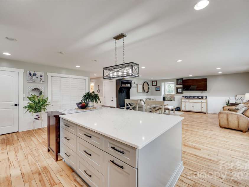 3091 Old Meeting House Road, Sharon, SC 29742.  MLS# CAR4257169, YatesRealty ID 14090. 