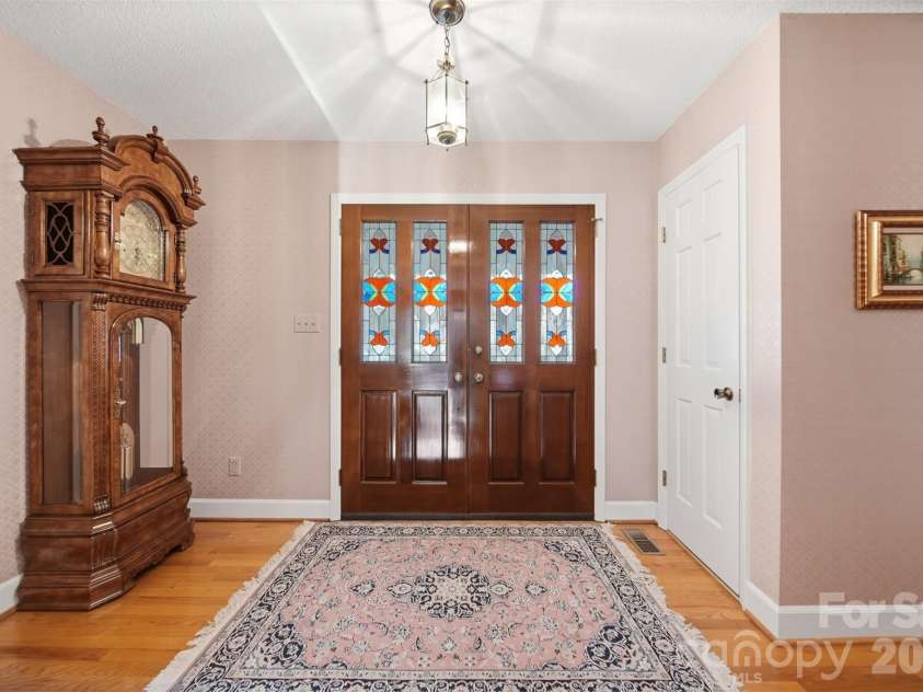 5523 Pine Lake Court, Hickory, NC 28601.  MLS# CAR4360684, YatesRealty ID 14090. 
