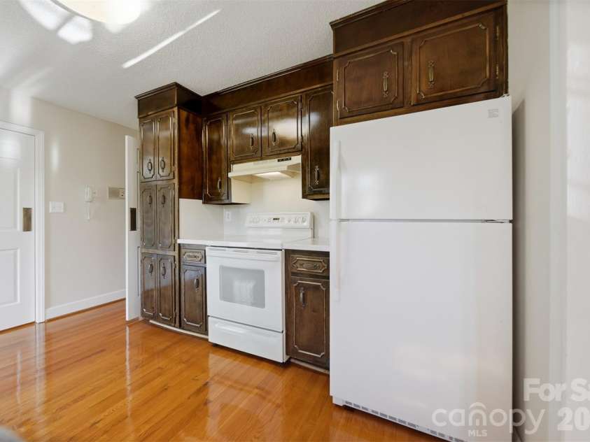 5523 Pine Lake Court, Hickory, NC 28601.  MLS# CAR4360684, YatesRealty ID 14090. 