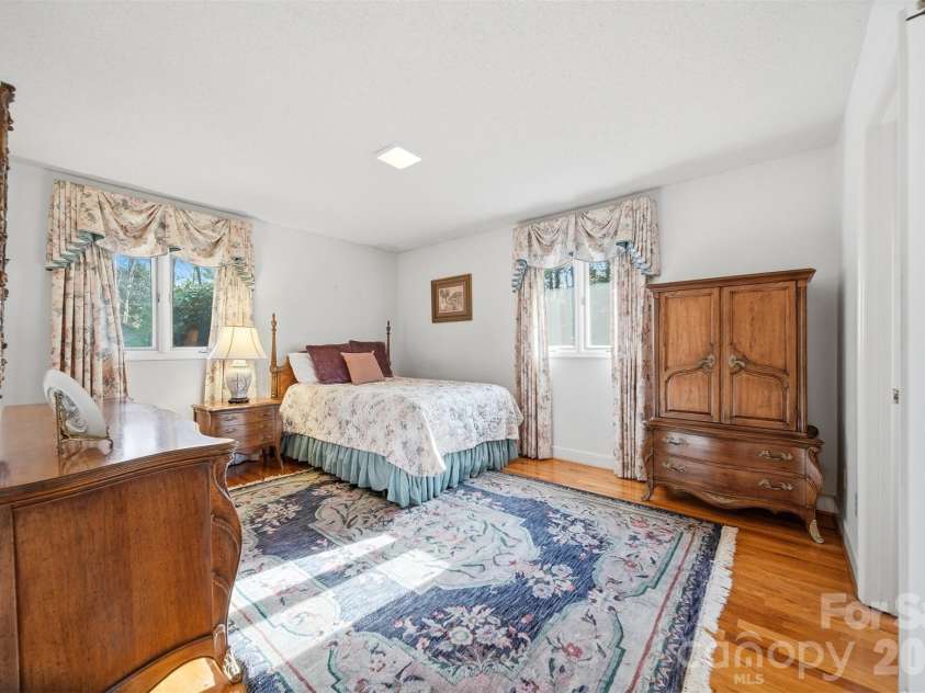 5523 Pine Lake Court, Hickory, NC 28601.  MLS# CAR4360684, YatesRealty ID 14090. 