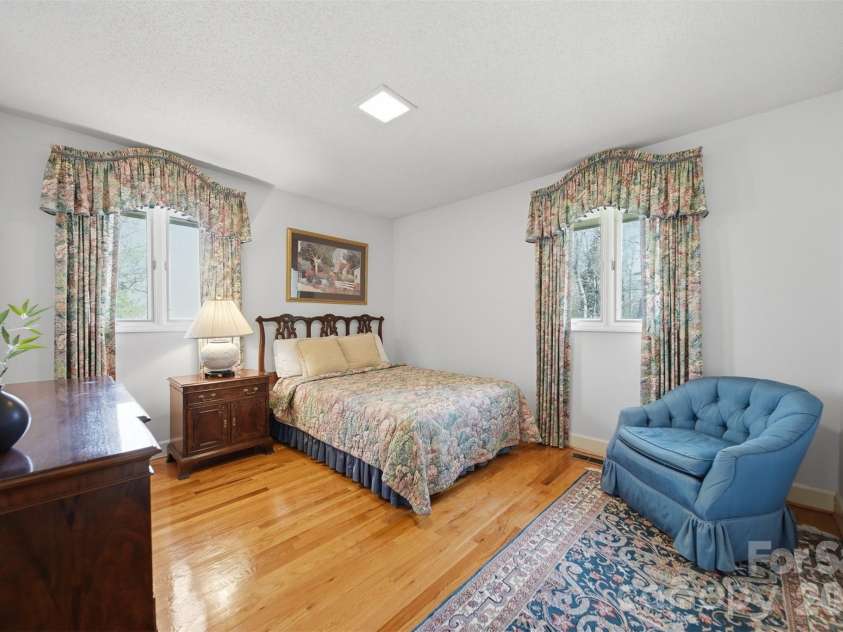 5523 Pine Lake Court, Hickory, NC 28601.  MLS# CAR4360684, YatesRealty ID 14090. 