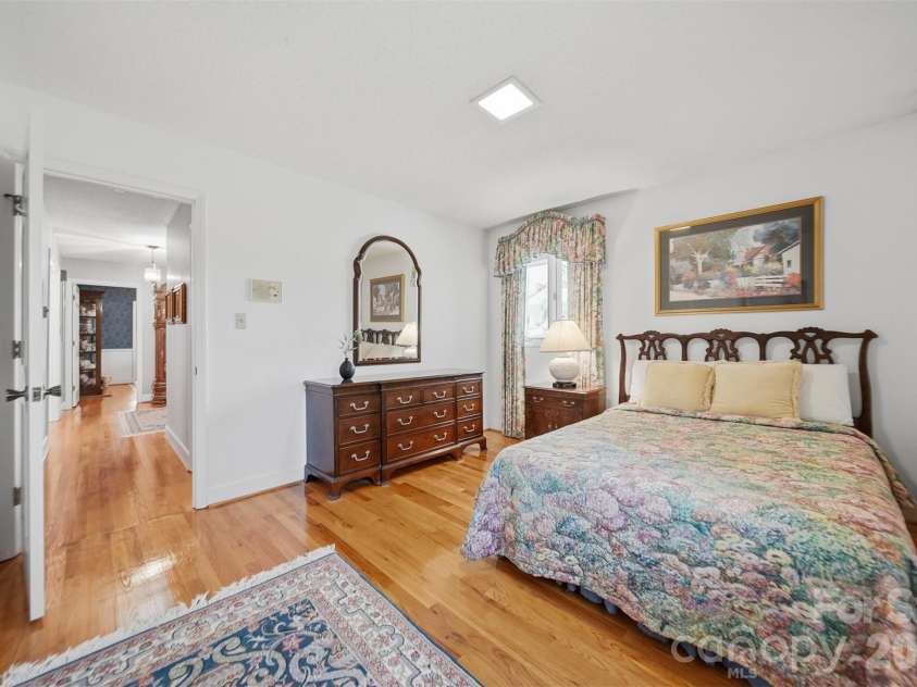 5523 Pine Lake Court, Hickory, NC 28601.  MLS# CAR4360684, YatesRealty ID 14090. 