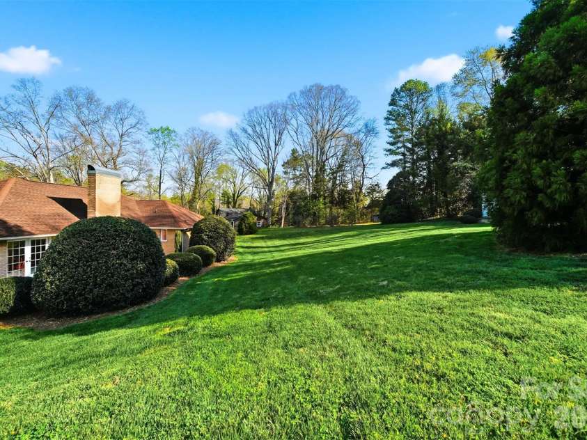 5523 Pine Lake Court, Hickory, NC 28601.  MLS# CAR4360684, YatesRealty ID 14090. 
