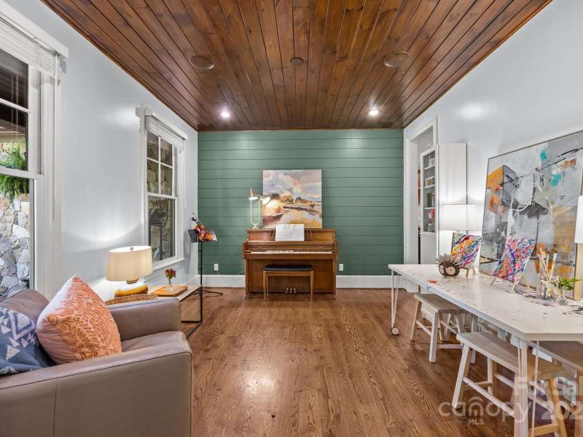 21305 Sandy Cove Road, Cornelius, NC 28031.  MLS# CAR4250866, YatesRealty ID 14091. 