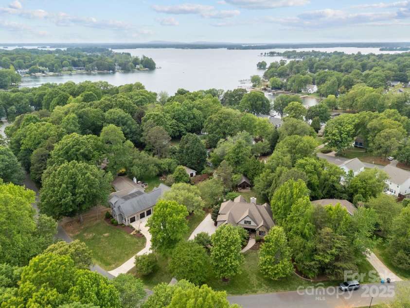 21305 Sandy Cove Road, Cornelius, NC 28031.  MLS# CAR4250866, YatesRealty ID 14091. 