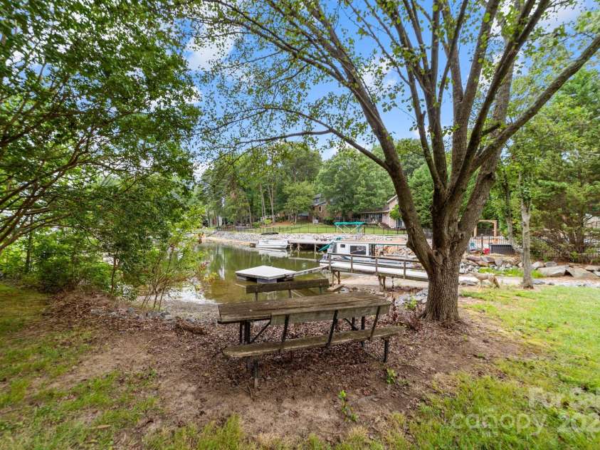 21305 Sandy Cove Road, Cornelius, NC 28031.  MLS# CAR4250866, YatesRealty ID 14091. 