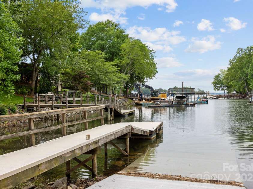 21305 Sandy Cove Road, Cornelius, NC 28031.  MLS# CAR4250866, YatesRealty ID 14091. 