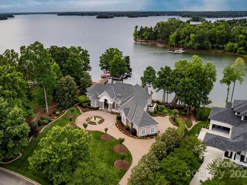 140 Lightship Drive, Mooresville, NC 28117.  MLS# CAR4253986, YatesRealty ID 14092. 