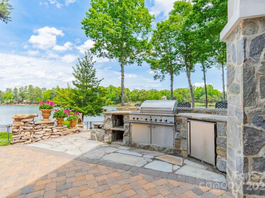 140 Lightship Drive, Mooresville, NC 28117.  MLS# CAR4253986, YatesRealty ID 14092. 