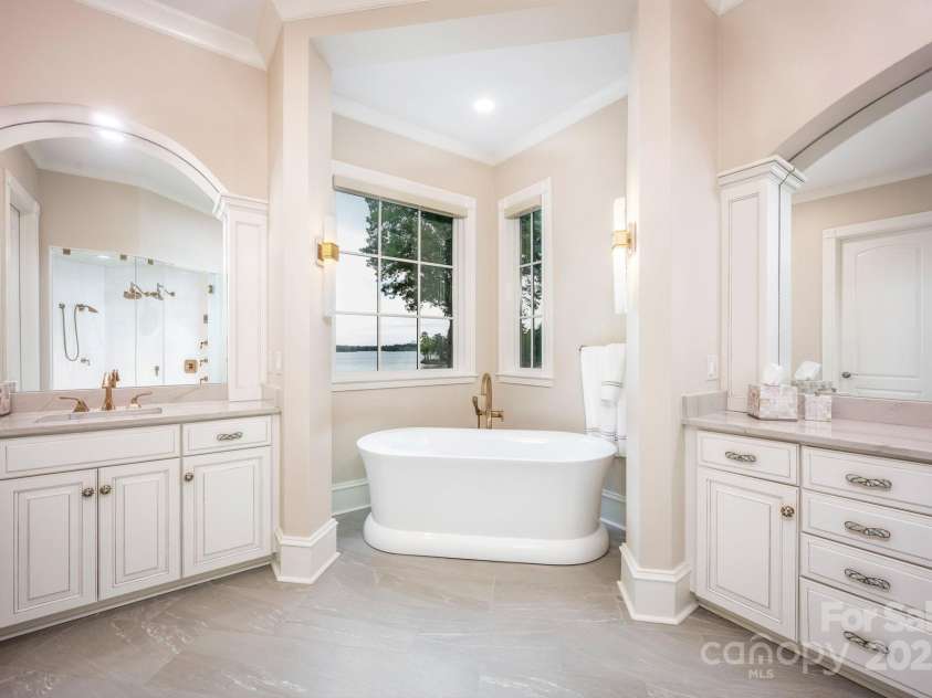 140 Lightship Drive, Mooresville, NC 28117.  MLS# CAR4253986, YatesRealty ID 14092. 