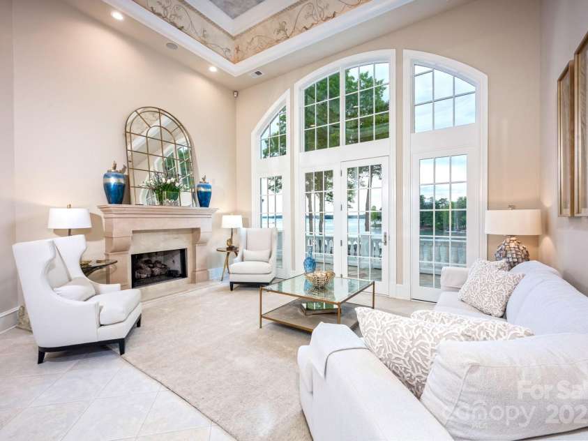 140 Lightship Drive, Mooresville, NC 28117.  MLS# CAR4253986, YatesRealty ID 14092. Casual Elegance