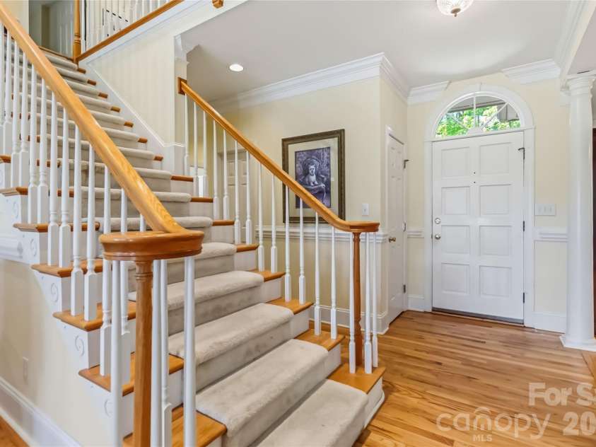 6208 Highview Road, Matthews, NC 28104.  MLS# CAR4363062, YatesRealty ID 14093. 