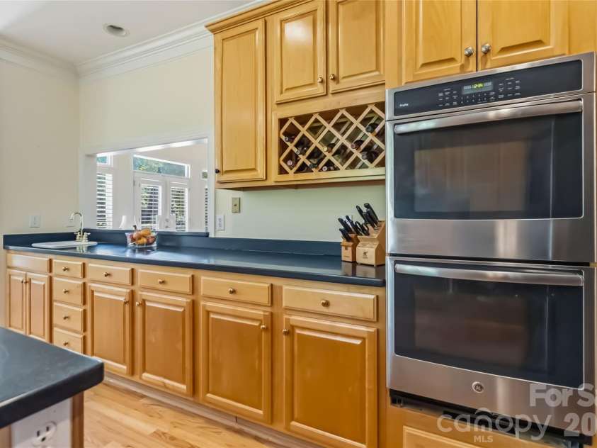6208 Highview Road, Matthews, NC 28104.  MLS# CAR4363062, YatesRealty ID 14093. 