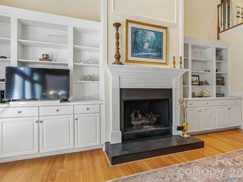 6208 Highview Road, Matthews, NC 28104.  MLS# CAR4363062, YatesRealty ID 14093. 